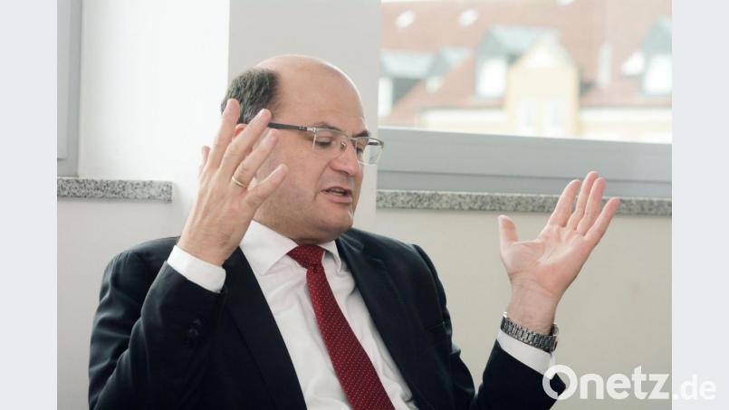 Not amused: Bayerns Finanzminister Albert Füracker plagen derzeit andere Sorgen, als sich über den Parteienstreit mit dem Koalitionspartner Freie Wähler aufzuregen. Bild: Gabi Schönberger