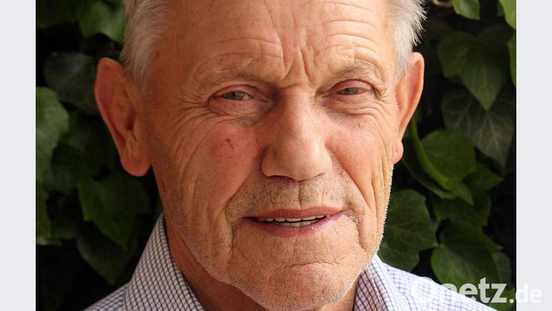 Helmut Retzer erhielt zum 80. Geburtstag zahlreiche Glückwünsche.. Bild: R. Kreuzer