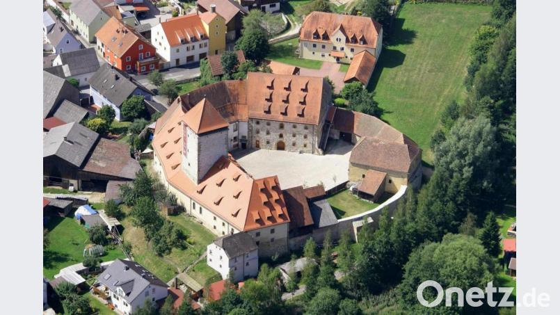 Der Hof von Burg Dagestein: Für die Burgfestspiele in Vilseck verwandelt er sich in eine Theaterbühne - jedoch nicht schon im nächsten Jahr, sondern erst 2022. Bild: Stadt Vilseck