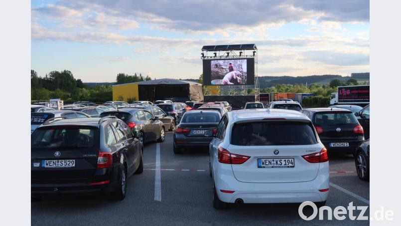 Auffallend viele Cineasten waren zum Autokino-Besuch aus Weiden angereist. Bild: Kunz