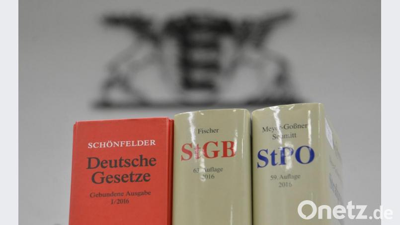 Gegen einen Sicherstellungsbescheid der Regierung von Oberfranken wehrt sich ein Pharmaunternehmen aus dem Landkreis Amberg-Sulzbach mit juristischen Mitteln. Bild: Franziska Kraufmann