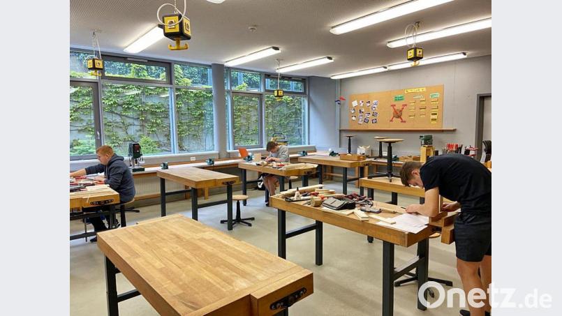 Unter strengen Hygienemaßnahmen müssen die Schüler ihre Prüfungsaufgaben bewältigen Bild: jma