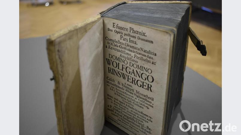 Das Schaffen von Abt Wolfgang Rinswerger scheint einigen Anklang gefunden zu haben. Aus der dritten Auflage von 1729, die nach seinem Tod erschien, stammt das Exemplar, das die Stadt Auerbach jetzt für ihr Archiv gekauft hat. Bild: sck