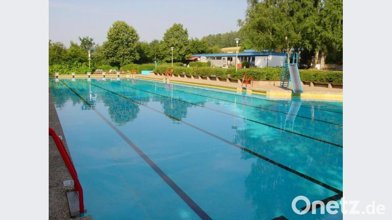 Viel Spaß und Abwechslung brachte in den letzten Jahren nicht nur den Kindern das mittlerweile 51-jährige Freibad am Ortsrand von Friedenfels. Urlaubsgäste und auswärtige Besucher lobten den Einsatz und das Engagement des Förderkreises Freibad, der sich mit seinen Mitgliedern um den Erhalt und Fortbestand der Anlage bemüht. Bild: bsc