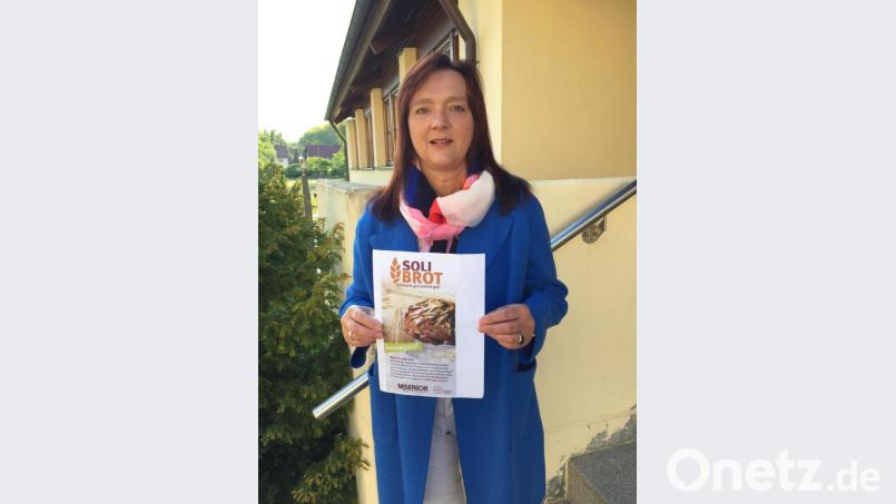 Der Hirschauer Frauenbund, hier Gerlinde Siegert als Sprecherin des Führungsteams, beteiligt sich mit einer 200-Euro-Spende an der Aktion Solibrot. Bild: u