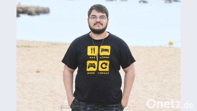 Flamur aus Beratzhausen im Landkreis Regensburg ist Kandidat in der Reality-Show "Beauty & the Nerd". Bild: ProSieben/Kay Kirchwitz