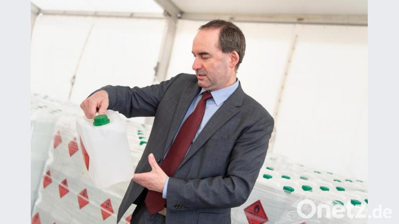 Als Wirtschaftsminister hat Hubert Aiwanger, (Freien Wähler) die Produktion von Desinfektionsmitteln angeleiert. Bild: Matthias Balk