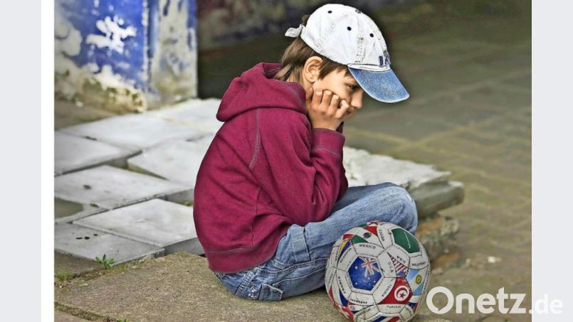 Die Leistungen und Aufgaben der Kinder- und Jugendhilfe im Landkreis Schwandorf sind vielfältig. Sie reichen von der finanziellen Förderung der Jugendarbeit über die Gewährung von sozialpädagogischen Familienhilfen, die Einleitung von Heimerziehungen bis hin zu Inobhutnahmen von Kindern oder Jugendlichen zum Schutz vor Gewalt, Vernachlässigung oder Missbrauch. Symbolbild: dpa