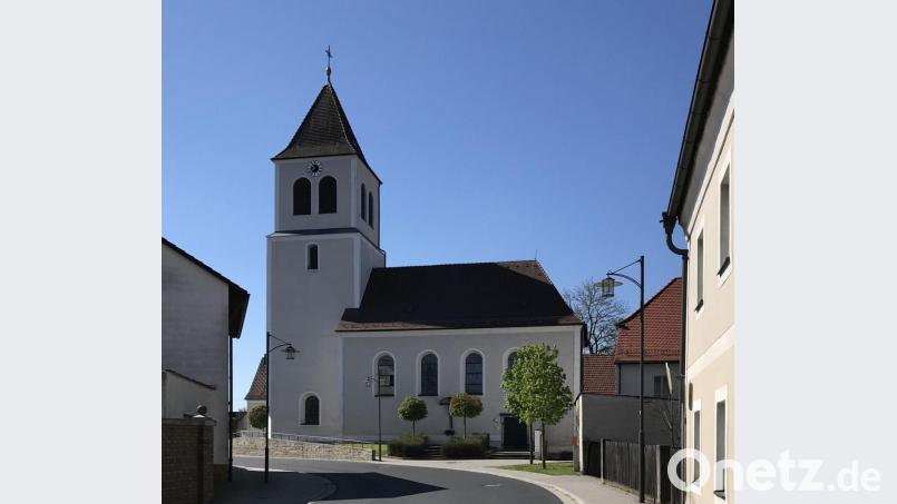 Die Kirche St. Jakobus in Schirmitz (Landkreis Neustadt/WN) ist eine alte Wehrkirche an der Magdeburger Straße. Bis 1958 war sie Pfarrkirche. Ihre Ursprünge liegen vermutlich im 11./12. Jahrhundert. Bild: cr