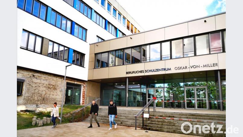 Mit den Baumaßnahmen des Beruflichen Schulzentrums in Schwandorf führt der Landkreis die größte Investitionsmaßnahme in seiner Geschichte durch. Die Gesamtkosten belaufen sich nach derzeitiger Einschätzung auf circa 43 Millionen Euro. Bild: Thomas Dobler