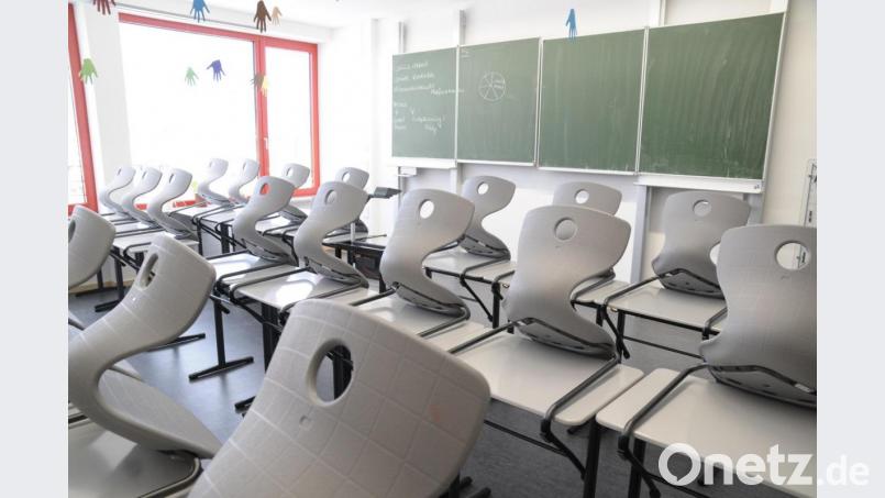So sieht ein Klassenzimmer normalerweise in den Ferien aus – verwaist. Das 
ändert sich durch die Notbetreuung. Bild: Petra Hartl