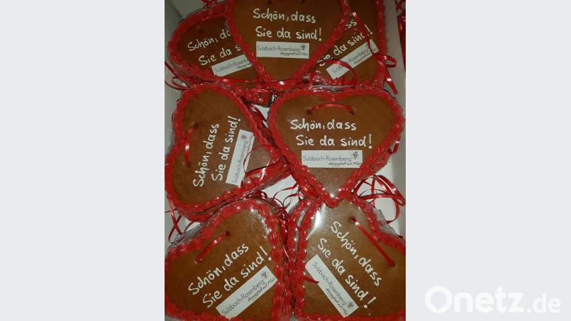 50 Lebkuchenherzen hat die Touristinformation vorbereiten lassen, die in Hotels und Museen verteilt werden. Bild: Stadt Sulzbach-Rosenberg/exb