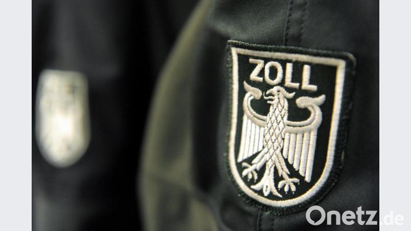 Zollfahnder haben in Regensburg die Wohnung eines 26-Jährigen durchsucht und Drogen entdeckt. Bild: Maurizio Gambarini dpa