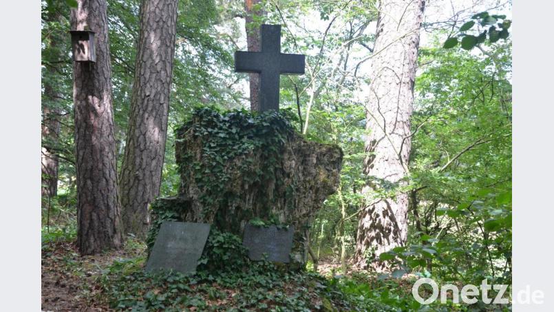 Das Natur-Navi weist auf den Friedhof derer von Notthafft hin. Bild: Benkhardt