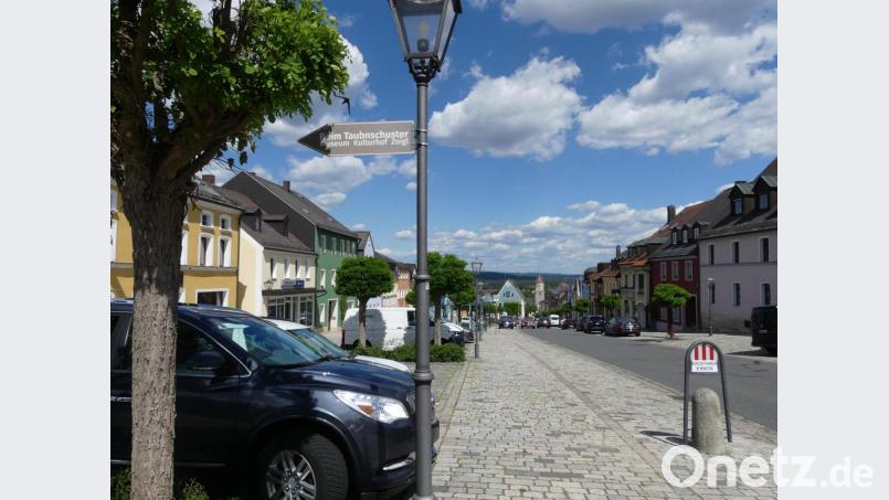 Der obere Teil des Eschenbacher Stadtplatzes trägt den Namen von Kaiser Karl IVv und erinnert so noch heute an den böhmischen König und Kaiser. Bild: rn