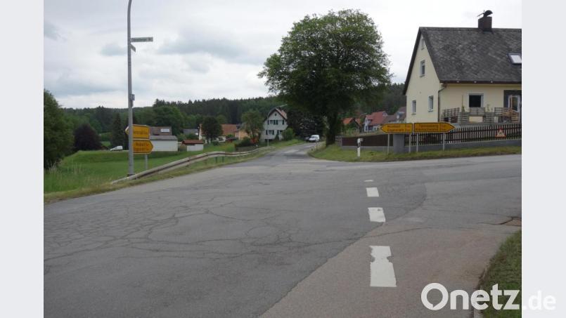 Das Aufeinandertreffen der beiden Kreisstraßen soll einen komfortableren Einmündungsbereich erhalten. Bild: fjo