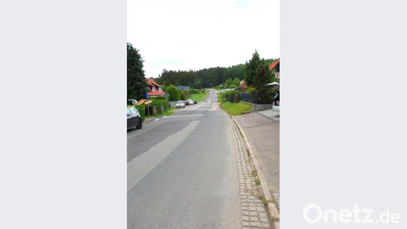 Schon seit vielen Jahren gleicht die Ortsdurchfahrt von Böhmischbruck einem richtigen Fleckerlteppich ist fühlt sich auch so beim Befahren an. Bild: fjo