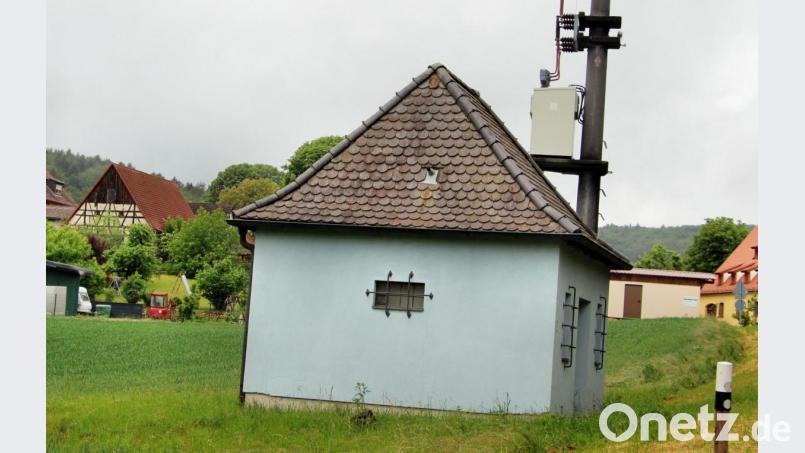 Die Sanierung des Hochbehälters in Deinsdorf ist eine der Zukunftsaufgaben des Zweckverbands. Er stellt eine Verbindung zum Hochbehälter Bürtel her. Bild: ds