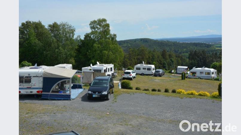 Die ersten Camper sind in Großbüchlberg schon da. Sie kamen kurz nach der Eröffnung Ende Mai. Bild: jr