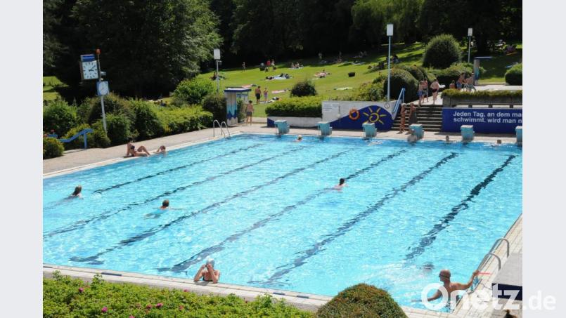 Das Pleysteiner Freibad öffnet am 20. Juni, Freigegeben für 30 Schwimmer wird aber nur das Schwimmerbecken. Insgesamt dürfen 100 Personen in die Freizeiteinrichtung. Bild: bey (Archiv)