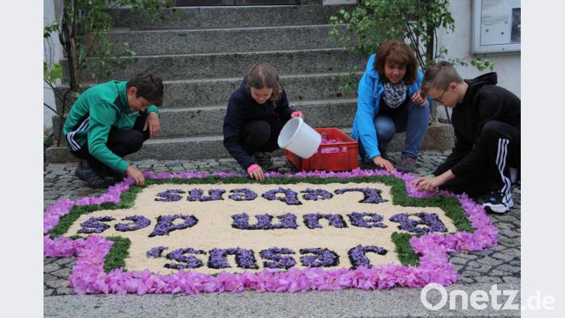 Mit viel Liebe zum Detail wurden die Blumenteppiche gestaltet. Bild: kro