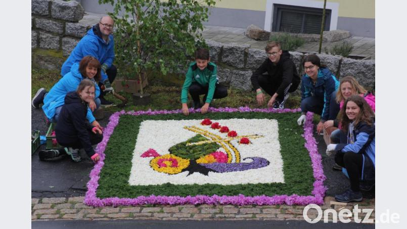 Mit viel Liebe zum Detail wurden die Blumenteppiche gestaltet. Bild: kro