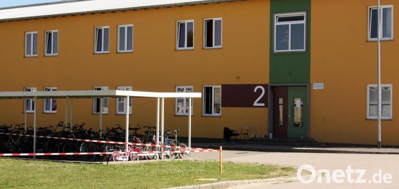 Nach einem Coronafall in der Gemeinschaftsunterkunft Weiden steht eines der sechs Häuser unter Quarantäne. Bild: R. Kreuzer