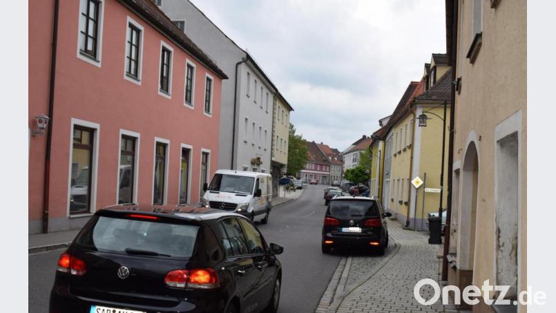 Parken in der Landgrafenstraße ist ein ständiges Ärgernis. Auch hier besteht Parkscheibenpflicht. Bild: bnr