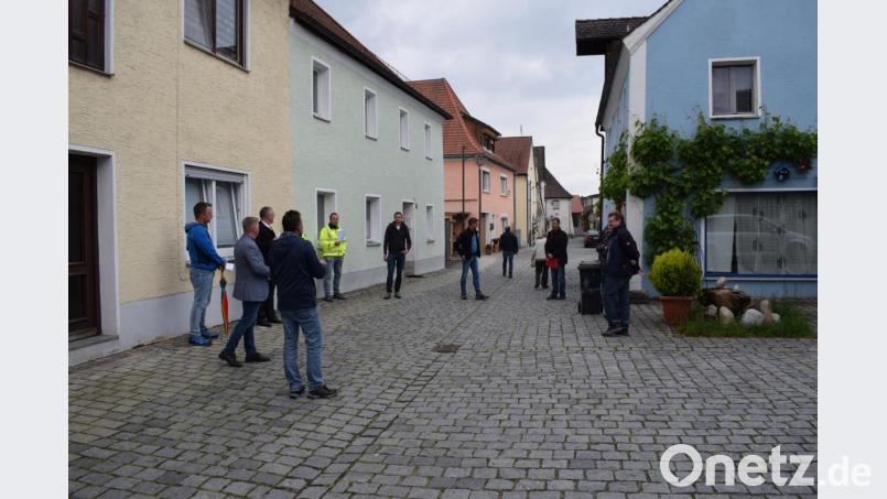Die Parksituation in der Rosengasse beschäftigt den Bauausschuss zum wiederholten Male. Gerade die Engstellen werden gerne zugeparkt. Bild: bnr