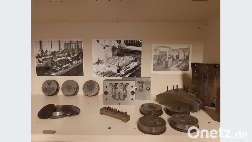 Neue Ausstellung im Automobilmuseum Fichtelberg. Kleine bunte, kreative Kunstwerke gingen schon damals an Weltfirmen. Bild: gis