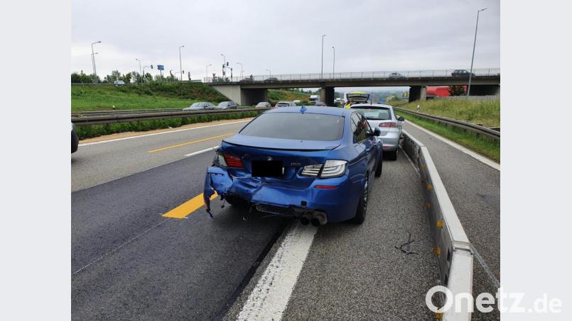 Herausforderung für die Rettungskräfte: Nach einem Unfall auf der A3 konnten die Fahrzeuge wegen einer Baustelle keine Rettungsgasse bilden. Bild: Alexander Auer
