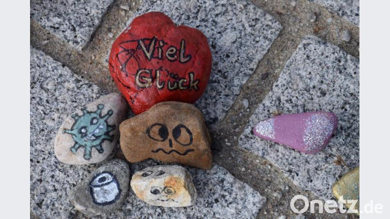 Viel Glück – diese beiden Worte und die bunten Steinchen rundherum sagen eine deutliche Sprache für jeden Betrachter. Bild: bö