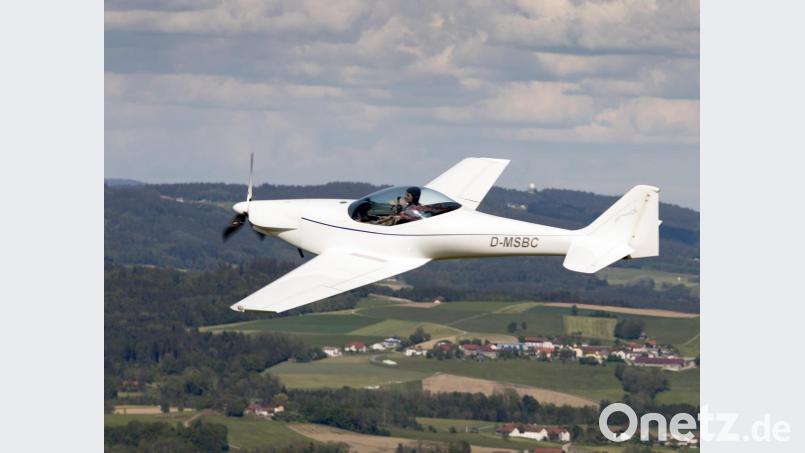 Die D4BK Fascination, ein 270 km/h schnelles Ultraleichtflugzeug, auf dem Rückweg nach Fichtelbrunn nach einem Alpenflug Bild: mfh