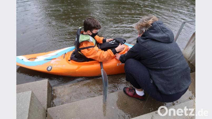 Dieser Augenblick wurde von den Paddlern heiß herbeigesehnt. Kajaks und Kanus dürfen wieder aufs Wasser, wenn die Corona-Regeln eingehalten werden. Bild: Kunz