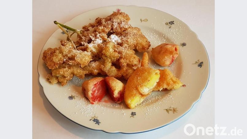 Mmmmmmmmm, lecker: Hollerküchl. Die haben jetzt, Anfang Juni, gerade Saison. Bild: Gramolla