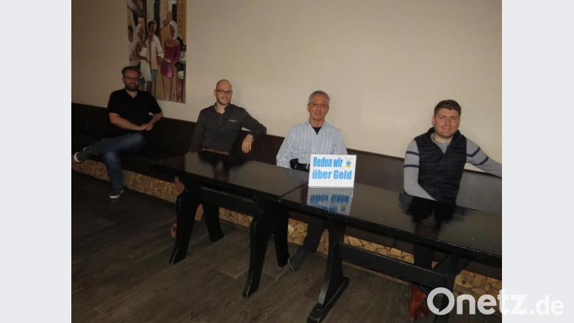 Sie bilden den Vorstand des „Vereins für Finanzbildung und Geldanlage.“ Bild: adj