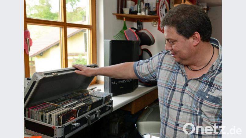 Die Musik war Hans Gradls großes Hobby. Als DJ Fenkerl sorgte er für Stimmung und gute Laune. Archivbild: Hartl