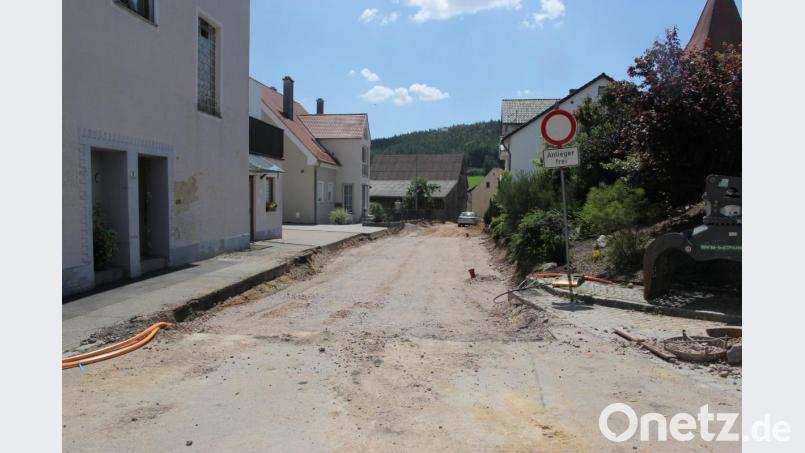 Der Gemeinderat befasst sich mit dem Straßenbau in Rottendorf. Unser Bild zeigt die Maßnahme in der Hohersdorfer Straße. Bild: ral