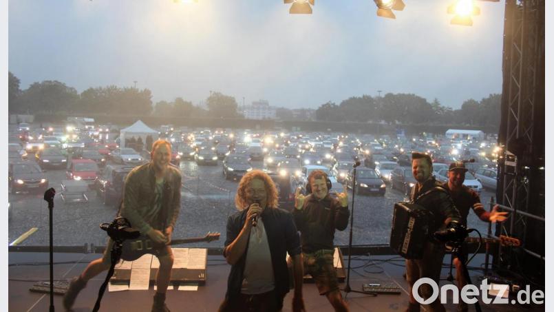 Eine gelungene Autokonzert-Premiere feierten die Troglauer am Mittwochabend in Bayreuth Bild: stg