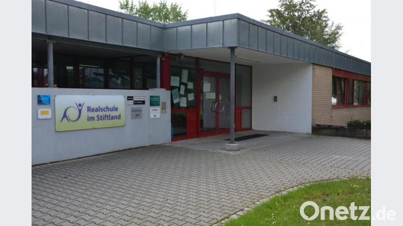 Große Freude herrscht bei den Realschulen in Waldsassen. Sie vermelden eine große Steigerung der Anmeldezahlen. Bild: jr