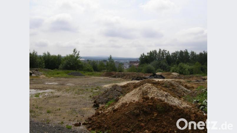 Um die Änderung des Bebauungsplans &quot;Gelände ehemalige Klinkerfabrik mit Hart-Areal&quot; und des Flächennutzungsplans der Stadt Waldsassen ging es im Stadtrat. Neu ist, dass auf dem Gelände (Bild) entlang der Konnersreuther Straße stadteinwärts keine Bebauung mehr vorgesehen ist. Bild: pz