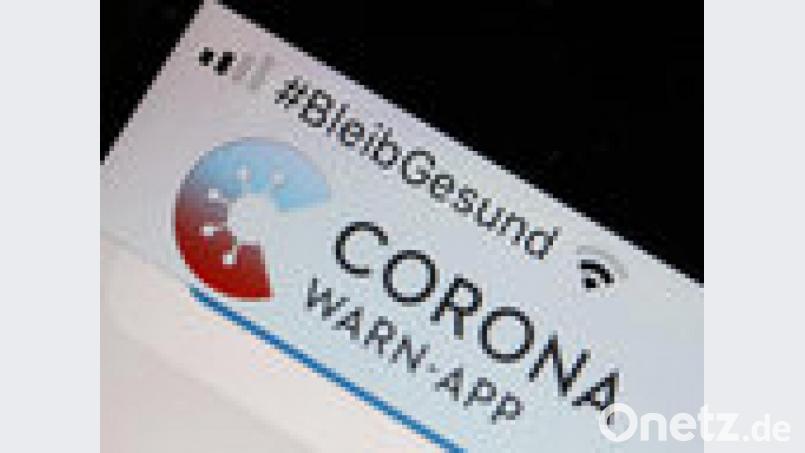 Künftig sollen die Bundesbürger auch ihr Handy einsetzen können, um die Corona-Epidemie einzudämmen. Die Regierung baut darauf, dass viele mitmachen - auch wenn die Infektionszahlen gerade niedrig sind. Bild: Oliver Berg