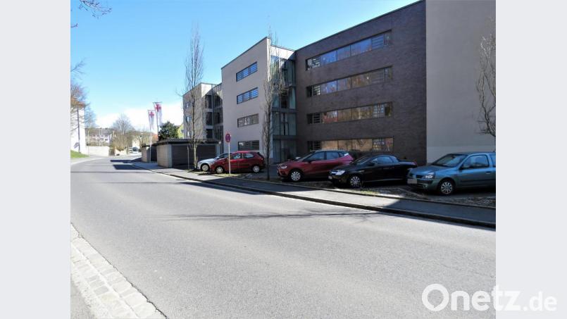 Still ist es rund ums Seniorenheim &quot;Haus Mühlbühl&quot; in Tirschenreuth. Die Pflegeeinrichtungen sind komplett abgeschottet von der Außenwelt, die Senioren werden extrem geschützt. Bild: ubb