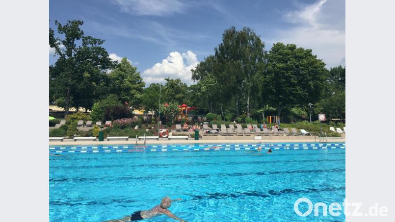 Freibadbesucher müssen sich heuer auf den Schwimmbetrieb beschränken. Bild: Stadt Schwandorf/exb