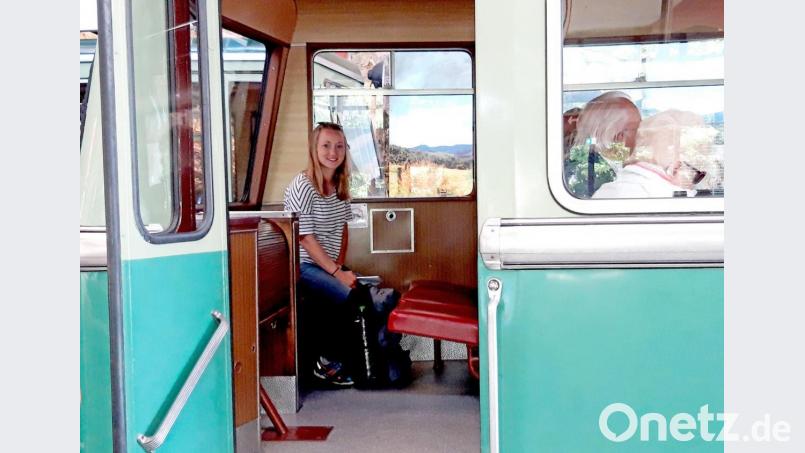 Simone König bei einem Urlaub in einer alten S-Bahn zur Drachenfels-Burg in Königswinter bei Köln. Bild: privat