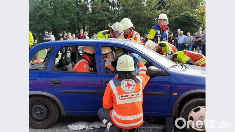 Den Ernstfall übten die ehrenamtlichen Helfer vor Ort. Das Bild entstand vor Ausbruch der Coronakrise. Bild: bk