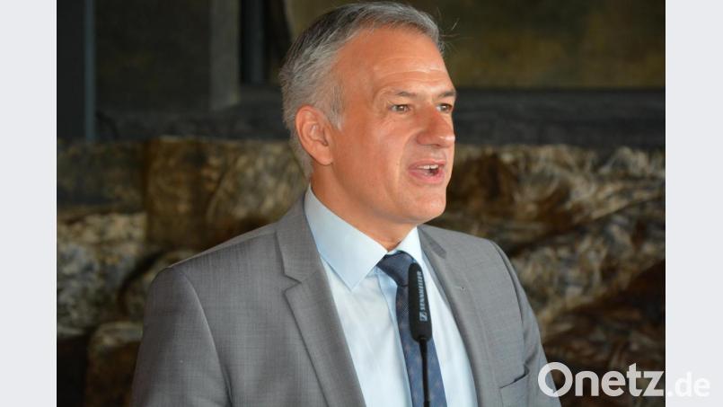 Roland Grillmeier bezeichnete die Bürgermeister als die Macher im Landkreis. 18 Jahre war er selber Chef in Mitterteich, seit 1. Mai ist er Landrat. Bild: jr