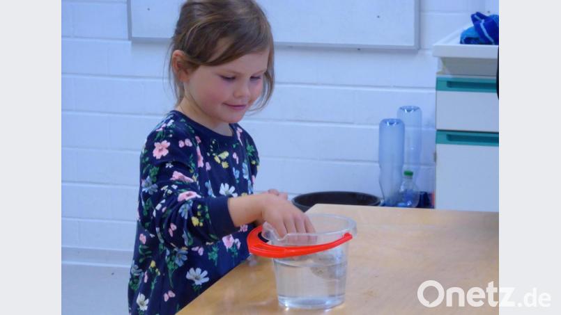 Kann ein Stein wirklich schwimmen? Bild: fsb