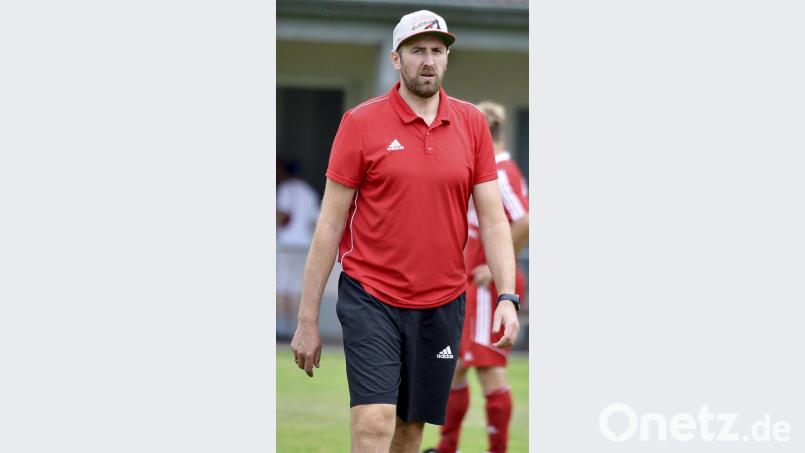 Mit dem zuletzt vereinslosen Hans-Jürgen Plößl als neuen Trainer beim SSV Paulsdorf schließt die Trainer-Rotation im Kreis Amberg/Weiden ab. Bild: Hubert Ziegler