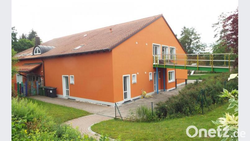 In der Kindertagesstätte St. Vitus in Schnaittenbach soll eine zweite Krippengruppe eingerichtet werden. Geplant ist ein Anbau eventuell an der Rückseite des Hauses. Bild: e
